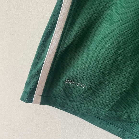 Retro Nike Short sleeve shirt. Green/white. Size 12-13 years - Picture 9 of 11